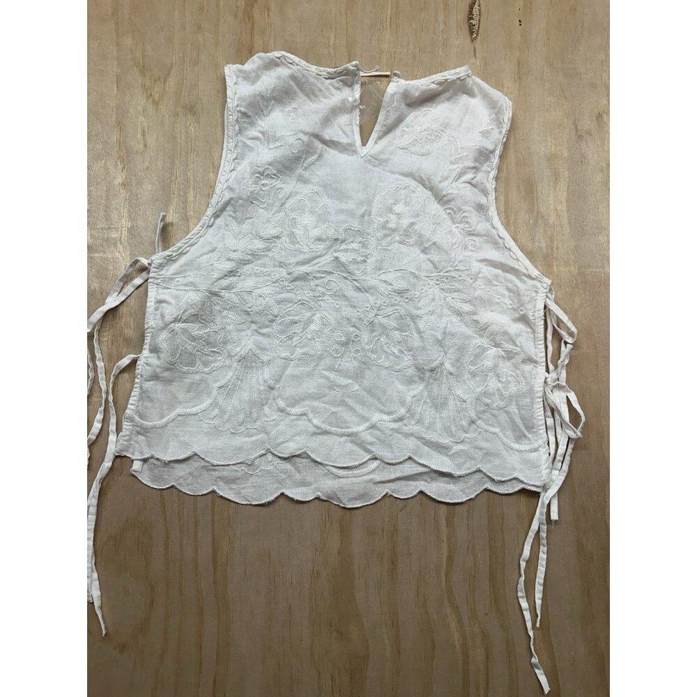 Free People White Faded Gardens Tank Size S Embroidered Floral Ties 2025 Scallop - Picture 7 of 7